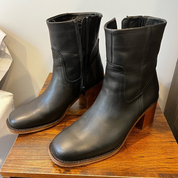 Portland leather “Patina” Oslo booties. Size 8 - Picture 2 of 6